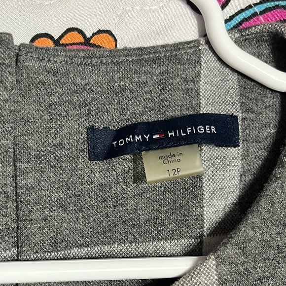 Tommy Hilfiger grey dress! Perfect for Fall🍂 - Picture 3 of 5